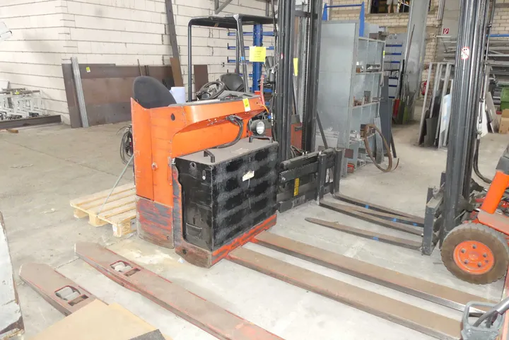 Linde-Niederhubwagen Hinweis: defekt / Typ: T20R